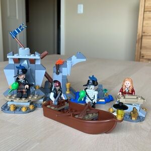 LEGO Pirates of the Caribbean set 4181 Isla De Muerta